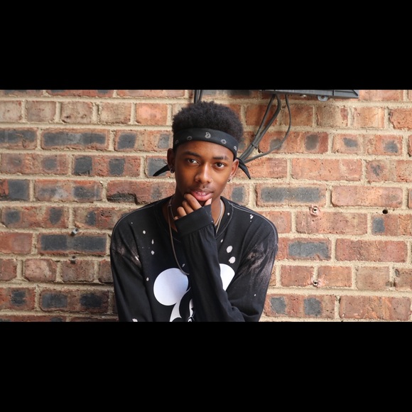 Meet your Posher, Cameron - Picture 1 of 1